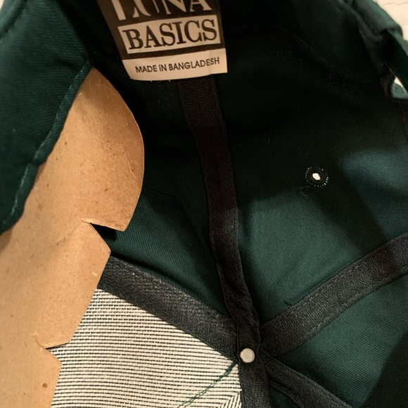 Luna hats very nice color. - Picture 6 of 6